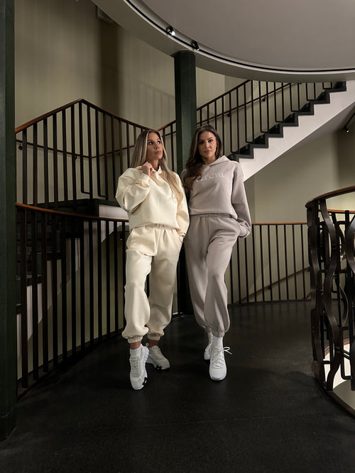 LUXE TRACKSUIT PANTS OVERSIZED VANILLA