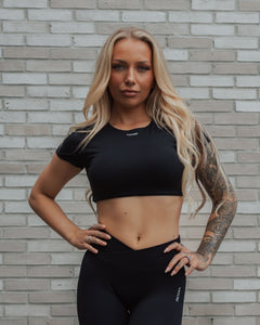 SHORT SLEEVE TOP BLACK - Vitchi Vilani